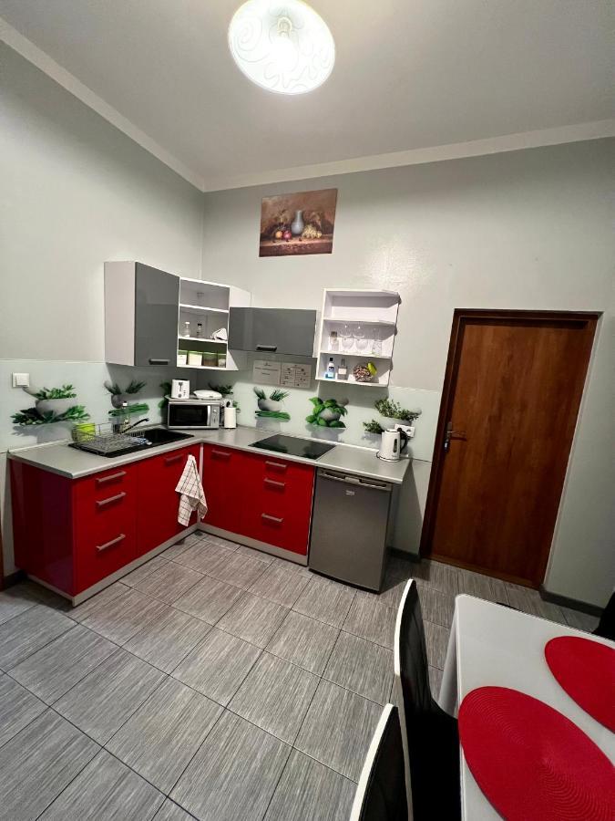 Apartamenty Ostrowiec - Pokoje Goscinne Centrum Ostrowiec Swietokrzyski Exterior photo